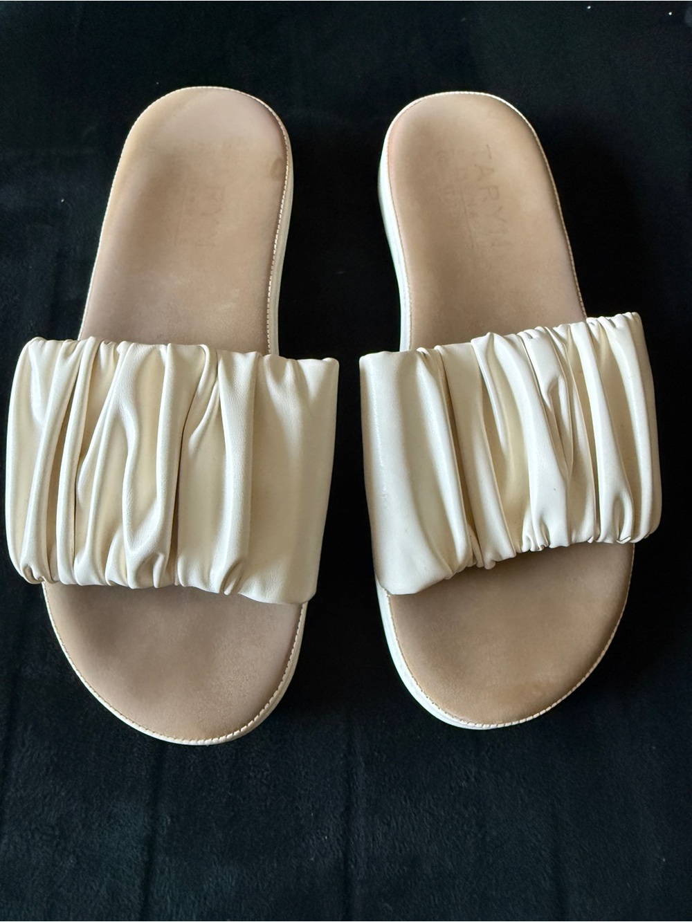 Taryn Rose Cream Ruched Slide Sandals, 9